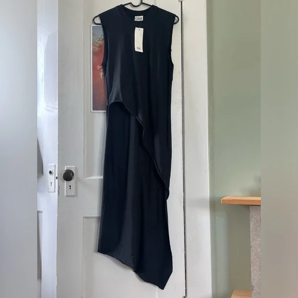 XS OAK Tornado Dress - Picture 2 of 2